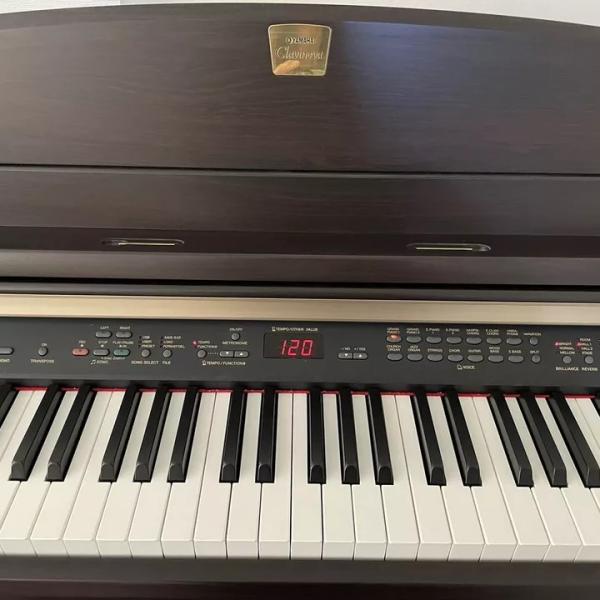 Yamaha Clavinova CLP 240 Rosewood Digital Piano