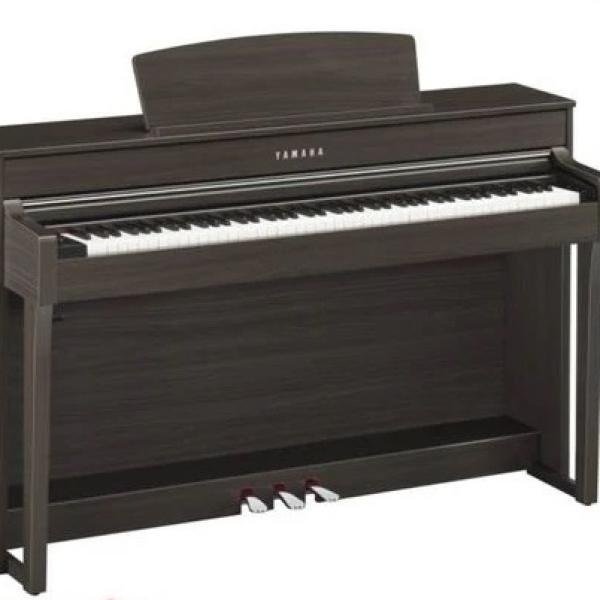Yamaha Clavinova CLP 645 Darkwalnut Digital Piano