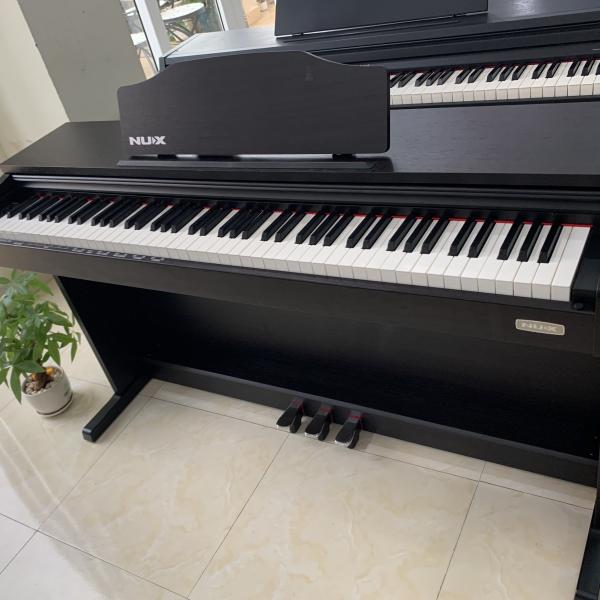 NUX WK 400 Digital Piano - Perfect for Musicians of All Levels